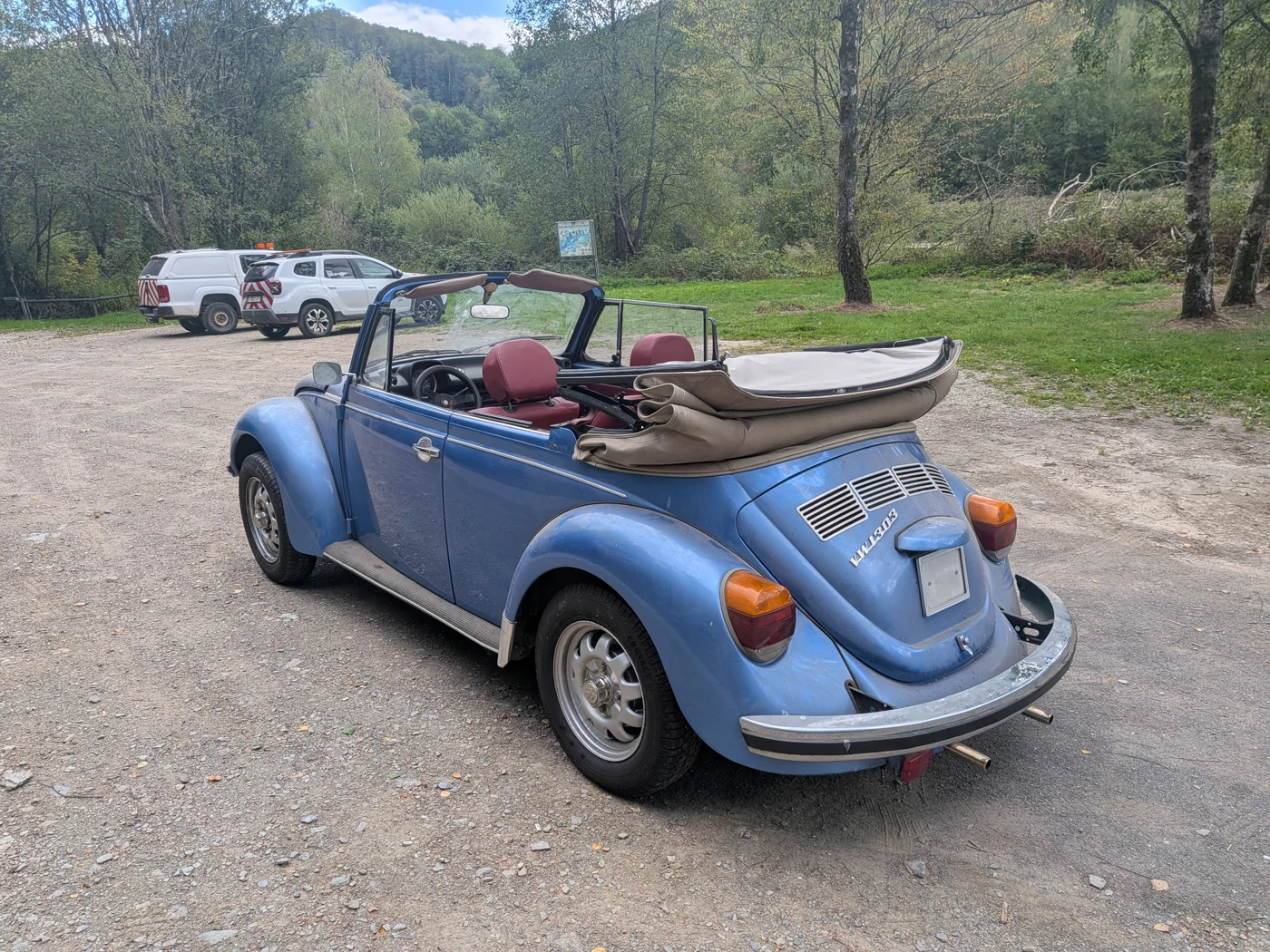 Coccinelle Cabriolet bleue
