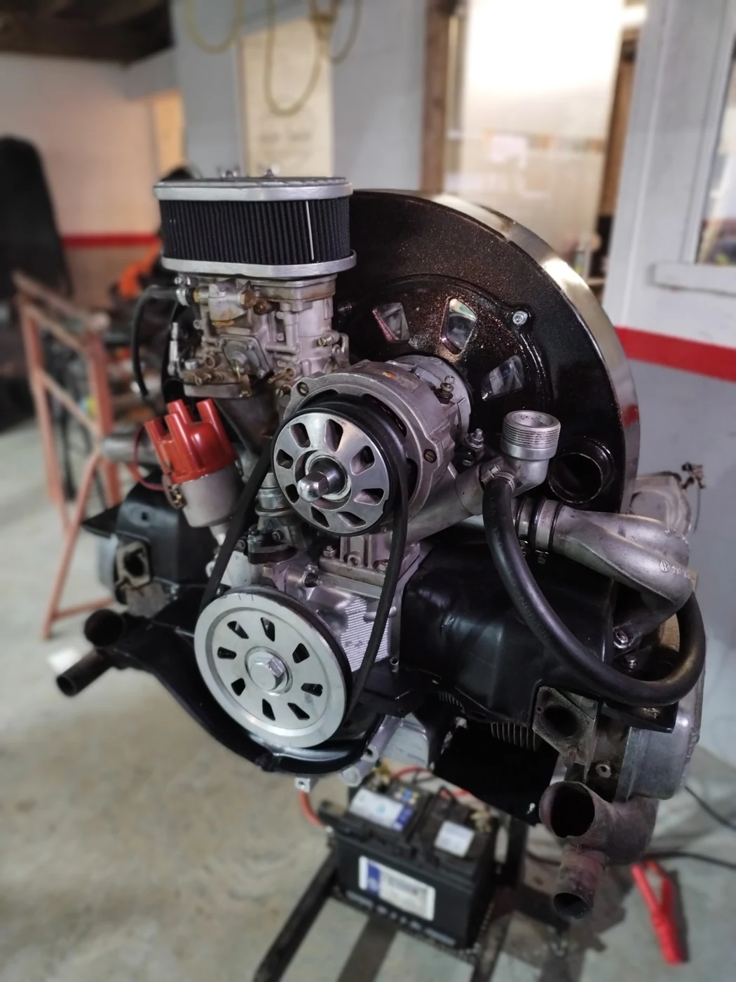 Moteur assemblé avec filtre à air